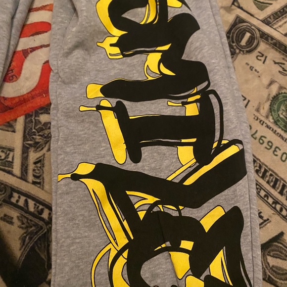 Smile Sweatpants - Picture 3 of 8